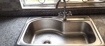 SPACIOUS 3 BEDROOM  3 BATHROOM  CONDO WELL FURNISHED TO TASTE