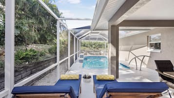 House, 2 Katil Ratu (Queen) (Quiet inland home with pool, two quee) | Kolam renang | Kolam dipanaskan