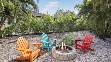 House, 2 Queen Beds (Quiet inland home with pool, two quee) | Property grounds