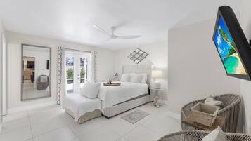 House, 2 Queen Beds (Quiet inland home with pool, two quee) | 2 bedrooms, bed sheets