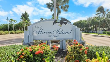 Casa, várias camas (Quiet waterfront home with pool, dock) | Área da propriedade