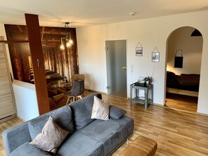 Fernseher, Stereoanlage