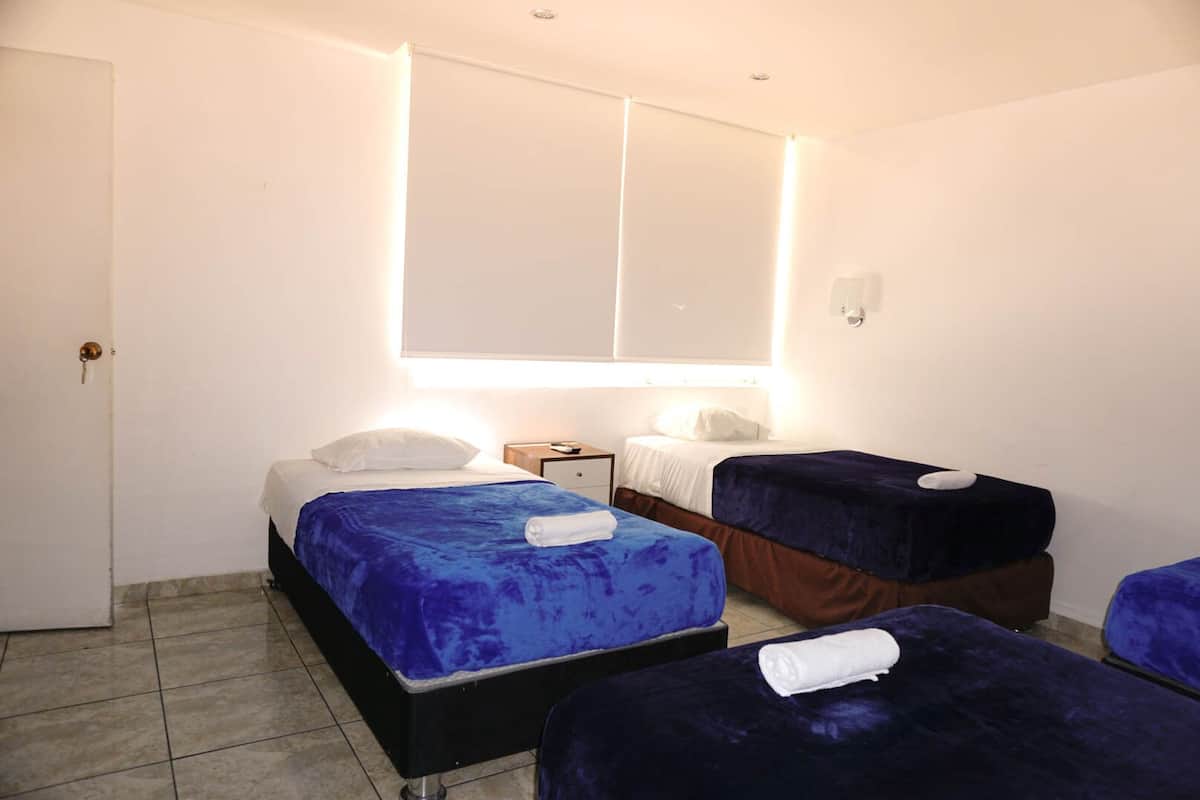 Triple Room, Multiple Beds | Pillowtop beds, WiFi (free)