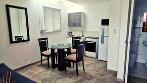 Junior Studio Suite | Pillowtop beds, free WiFi - Hs Duquesa de Villa (Lima)