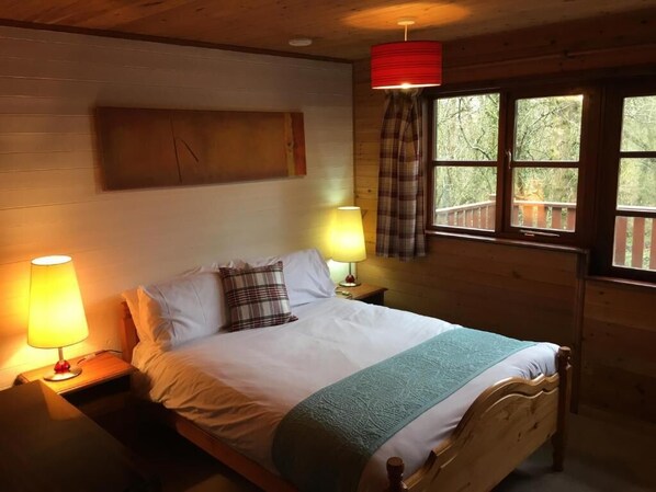 Chalet | 2 bedrooms, iron/ironing board, bed sheets