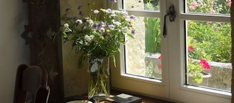 Self-catering and hotel-like services in an ancient village house