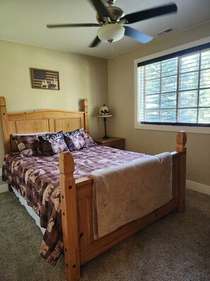 3 bedrooms, iron/ironing board, free WiFi, bed sheets