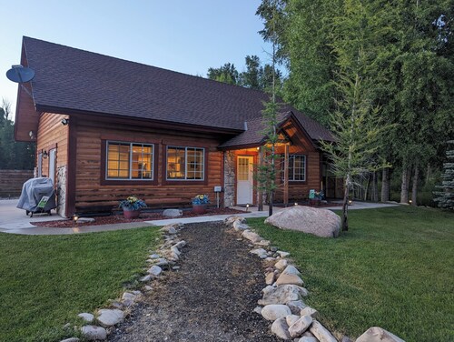 House - 3 BR - 2 BA - Sleeps 10
