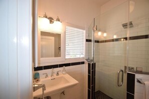 Bathroom - Beverly Hills Celebrity Home (Los Angeles)