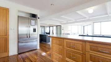 Family House, 3 Bedrooms | Private kitchen | Microwave, stovetop, toaster, rice cooker