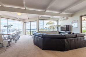 Family House, 3 Bedrooms | Living area