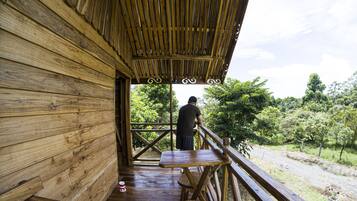 Romantic Cabin | Terrace/patio