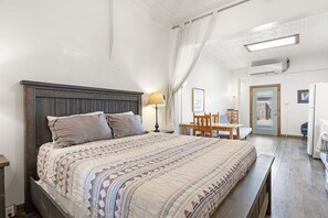 1 bedroom, desk, iron/ironing board, WiFi