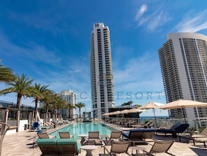 Outdoor banquet area - HYDE Beach House Resort Rental (Hollywood)