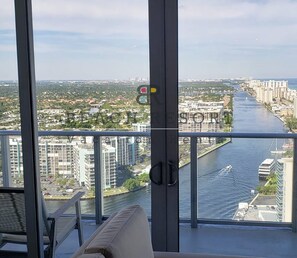 华丽公寓, 2 间卧室, 部分海景, 临海 (Full View) | 水景