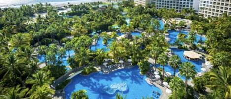 حمّام سباحة خارجي، حمّام سباحة مُدفَّأ