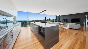 Unclassified image, 4 of 24, button - Bay Vista (Blairgowrie)