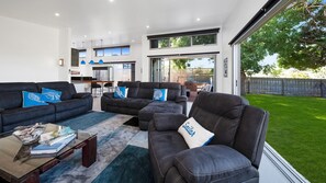 Superior House, 4 Bedrooms | Living room | Smart TV, DVD player, iPod dock - Coastal Haven (Rye)