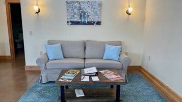 Hytte, 1 soverom, fjellutsikt (Spacious Ascutney, Pet-Friendly) | Oppholdsområde