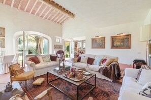 TV - Luxury Farmhouse with Private Pool in Camaiore close to Lucca (Camaiore)