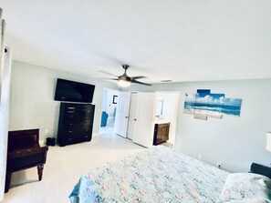 3 chambres, bureau, fer et planche à repasser, accès au Wi-Fi (inclus)