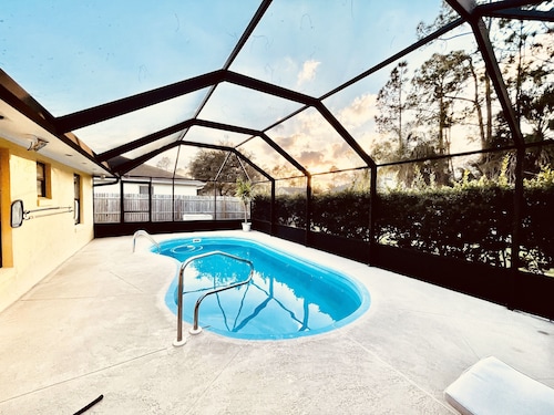 3/2 POOL & FULLY FENCED BACKYARD HOME VERY CLOSE TO THE BEACH!