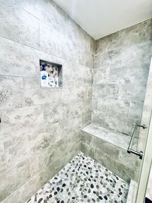 Hårtørrer, håndklæder, Sæbe, Shampoo