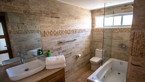 Departamento familiar, 2 habitaciones, vista al océano | Baño