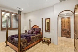 3 quartos, ferros/tábuas de passar roupa, Wi-Fi, roupa de cama