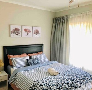 2 bedrooms, iron/ironing board, WiFi, bed sheets
