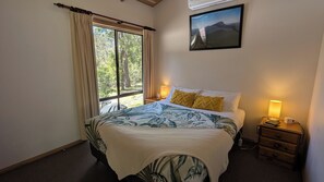 2 bedrooms, iron/ironing board, free cots/infant beds, free WiFi - Wonderland Cottages (Halls Gap)