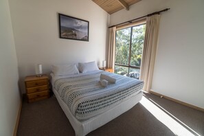 2 bedrooms, iron/ironing board, free cribs/infant beds, free WiFi - Wonderland Cottages (Halls Gap)