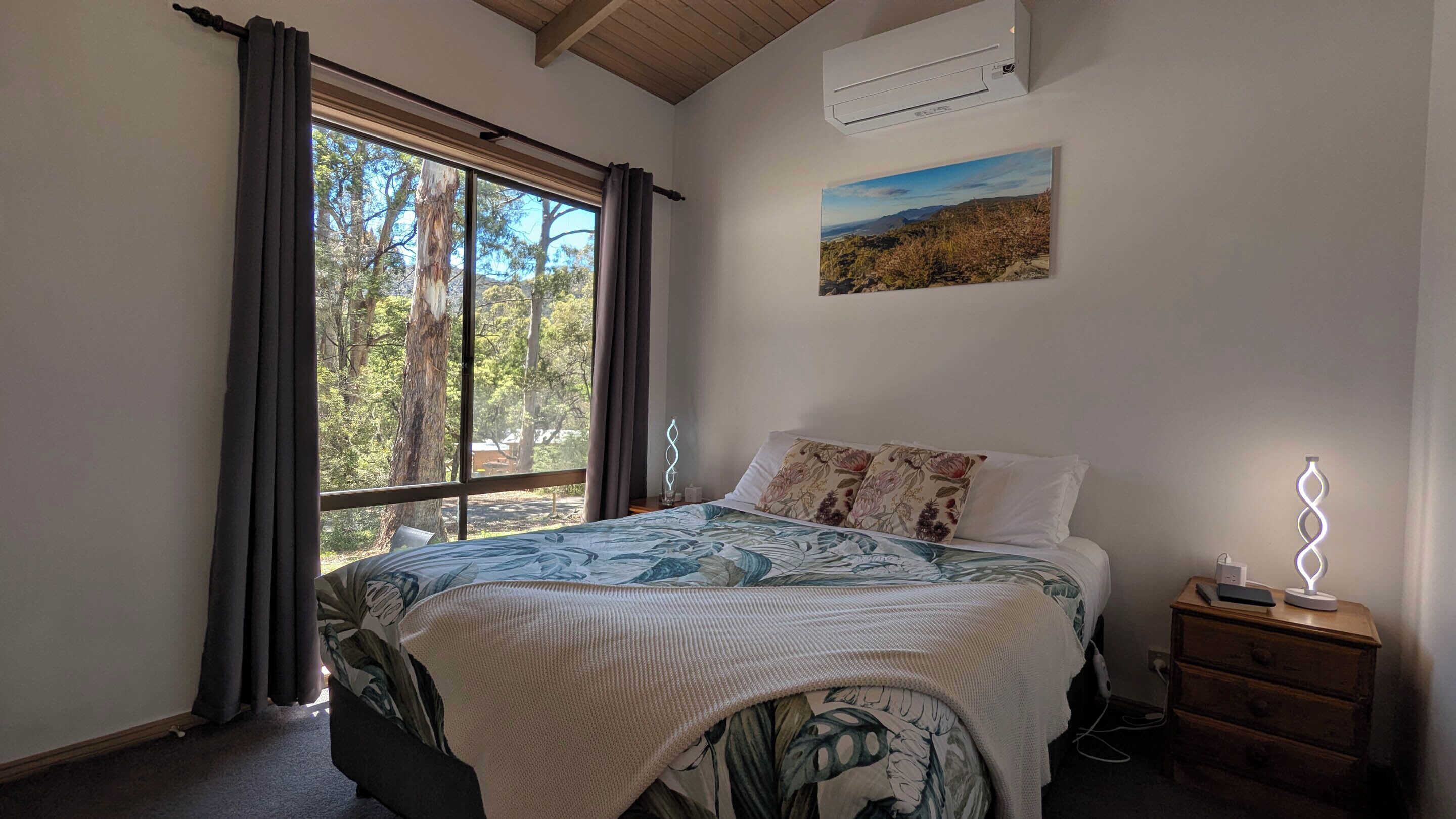 Deluxe House, 2 Bedrooms, Kitchen, Mountain View | 2 bedrooms, iron/ironing board, free cribs/infant beds, free WiFi