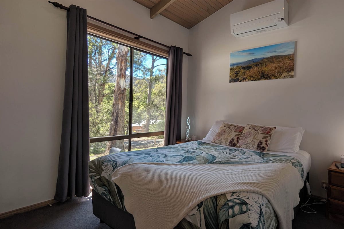 Hus Deluxe - 2 sovrum - kök - utsikt mot bergen | 2 sovrum, strykjÀrn/strykbrÀda, gratis barnsÀngar och gratis wi-fi