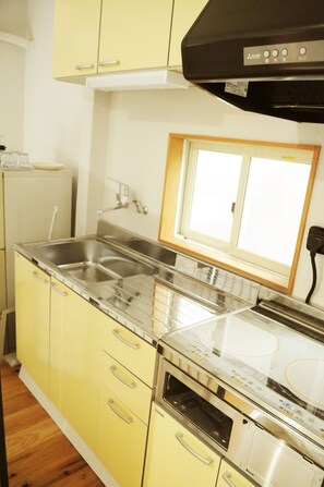 Japanese Style Triple Room C | Private kitchenette | Fridge, microwave, stovetop, electric kettle