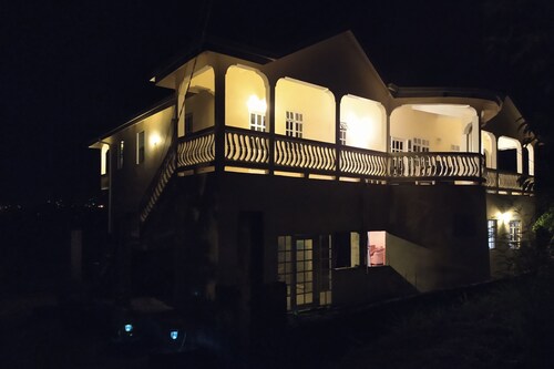 Comfort Suites - Three Bedroom Apartment
