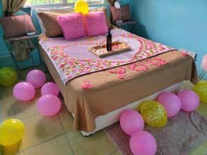 3 bedrooms, desk, iron/ironing board, WiFi