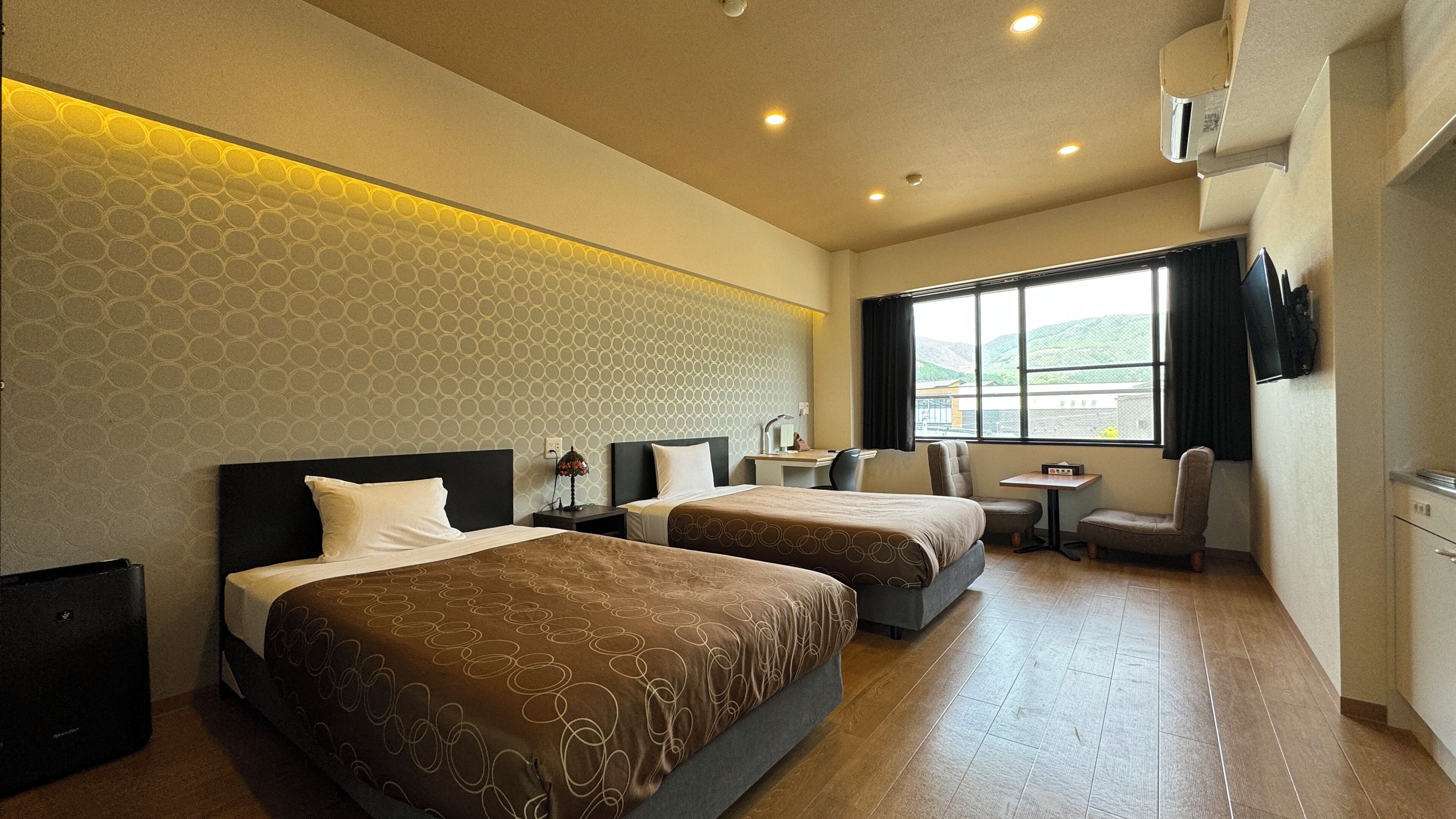 201,202 - Twin Room with Kitchenette, Non Smoking | Free WiFi, bed sheets