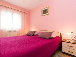 1 bedroom, free WiFi - Lovely apartment for 4 guests with WIFI, A/C, TV and patio (Rijeka)