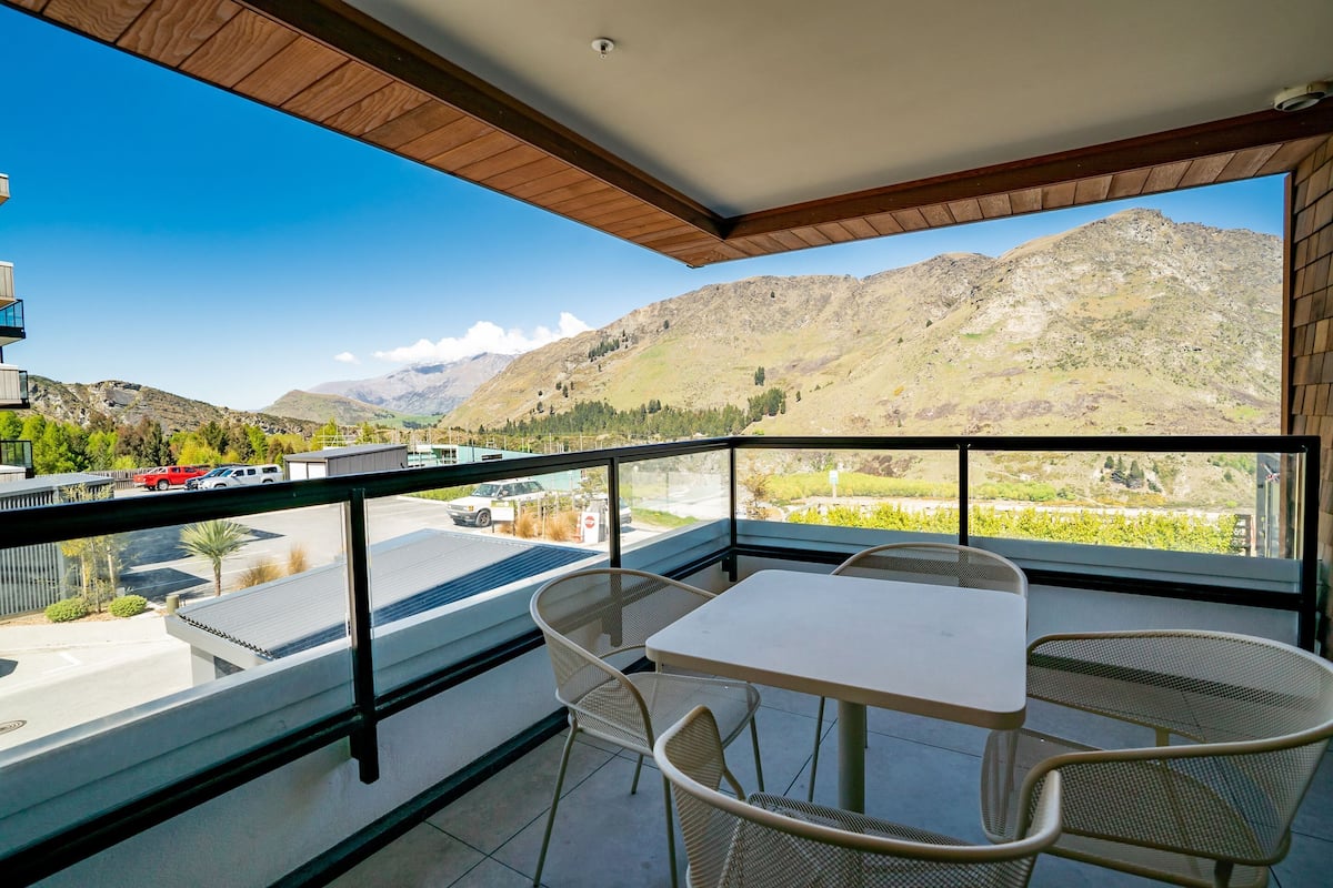 Apartment, 2 Bedrooms, River View, Mountainside | Terrace/patio