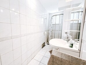 Bathroom - Beautiful apartment for 6 guests with WIFI, A/C, TV and terrace (Zadar)