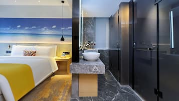 Deluxe Double Room | Bathroom | Shower, free toiletries, hair dryer, bathrobes