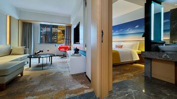 Executive Suite | Premium bedding, down comforters, minibar, individually decorated