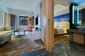 Suite – executive | Sengetøy av topp kvalitet, dundyner, minibar og individuelt dekorert