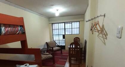 Endroit confortable et confortable prÚs de l'aéroport!