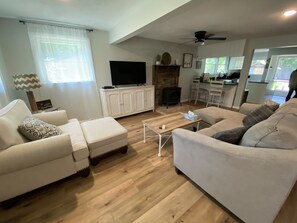 Smart-tv, pejs, videospil, dvd-afspiller