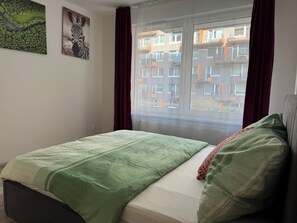 2 室のベッドルーム、アイロン / アイロン台、WiFi、ベッドシーツ