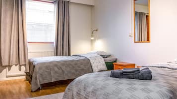 Desk, blackout drapes, free WiFi, bed sheets