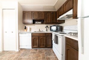 Frigorifero, microonde, forno, lavastoviglie