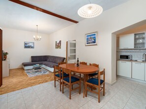 Interior - Beautiful  villa for 10 people with A/C, WIFI, TV and terrace (Zadar)